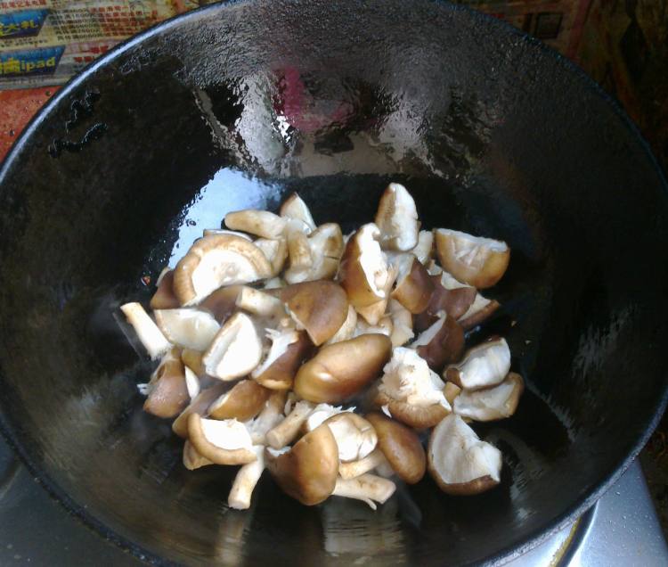 花样香菇炒油菜步骤6