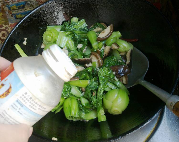 花样香菇炒油菜步骤12
