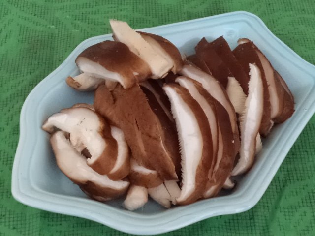 香菇油麦菜步骤2