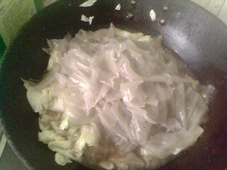 白菜炖粉皮步骤6