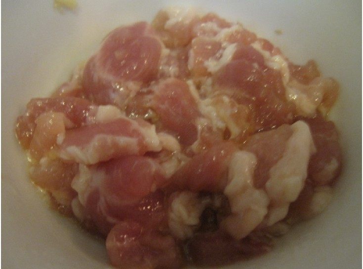 蒜蓉豆豉炒苦瓜步骤2