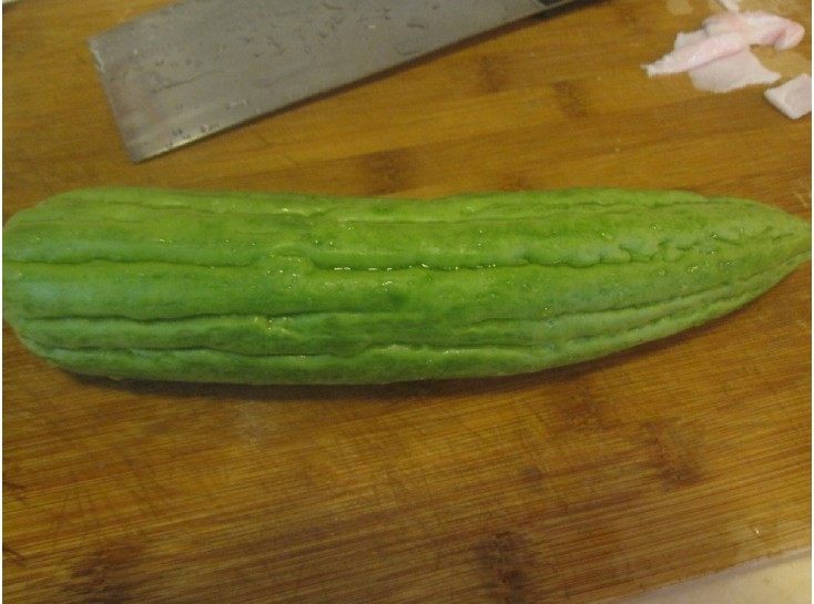 蒜蓉豆豉炒苦瓜步骤3