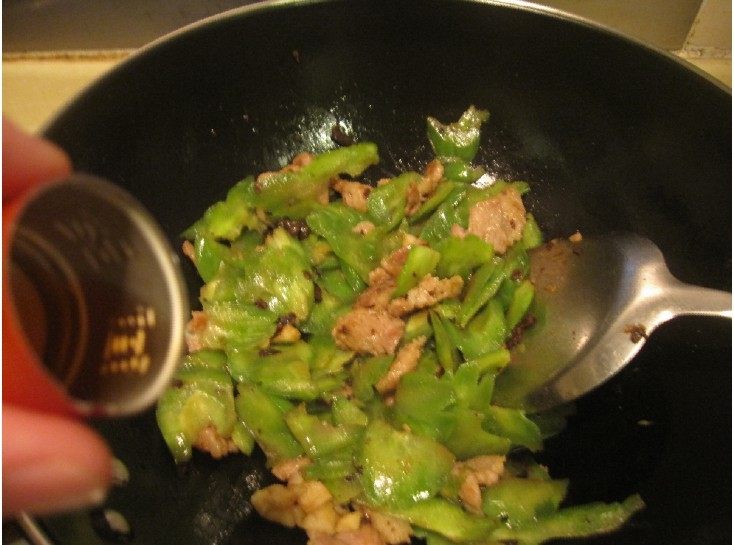蒜蓉豆豉炒苦瓜步骤11