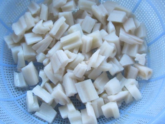 芹菜瘦肉炒藕丁步骤5