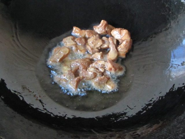 芹菜瘦肉炒藕丁步骤8