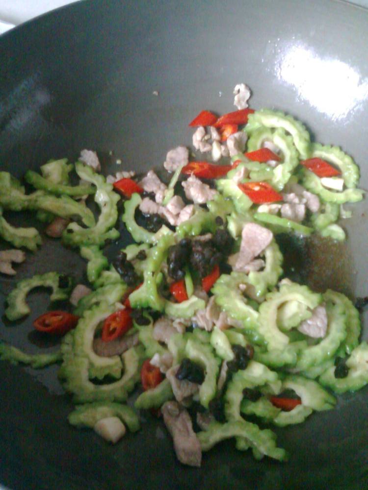 肉片炒苦瓜步骤6