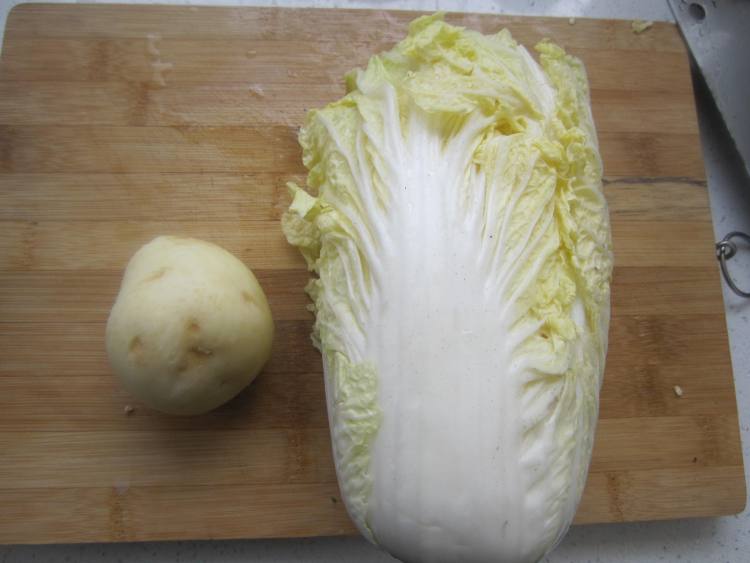 白菜炒土豆步骤1