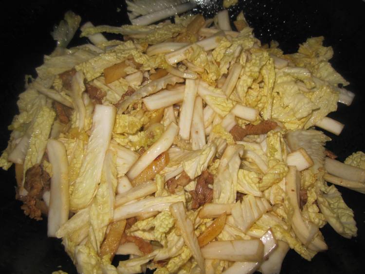 白菜炒土豆步骤7