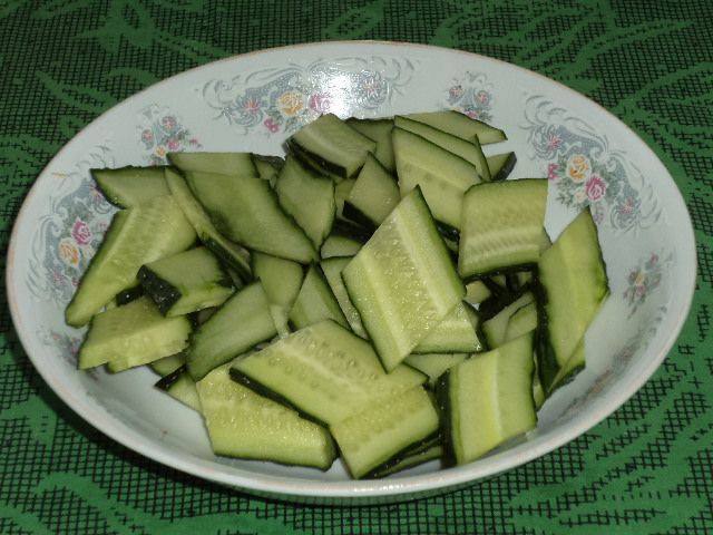 腐竹香菇炒黄瓜步骤4