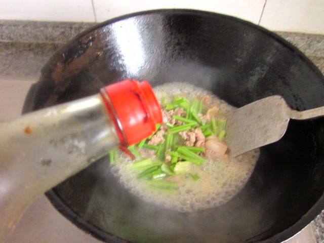 芹菜小炒肉步骤6
