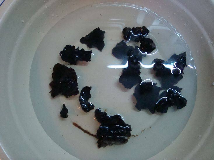 香芹拌木耳步骤1