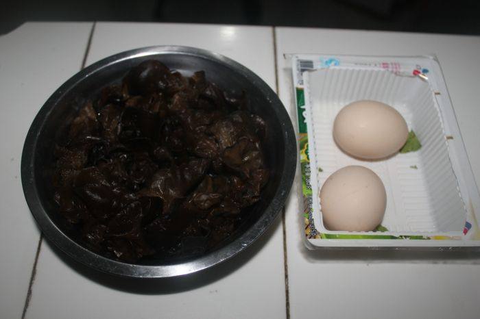 黑木耳炒鸡蛋步骤1