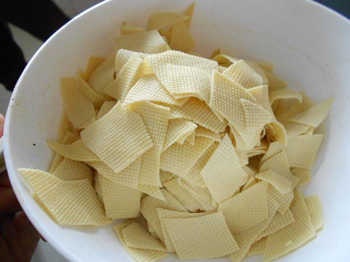 干豆腐炒肉片芹菜步骤3