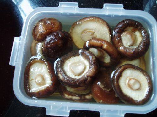 酱油香菇步骤1