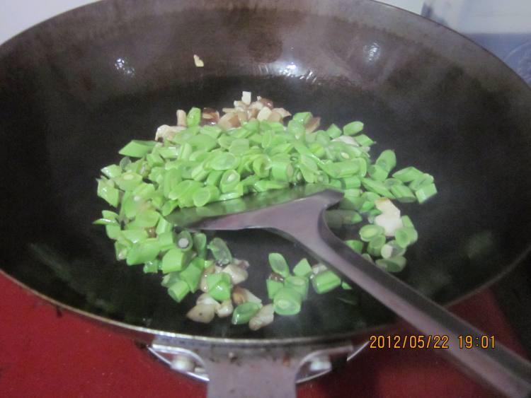 芸豆炒香菇步骤4