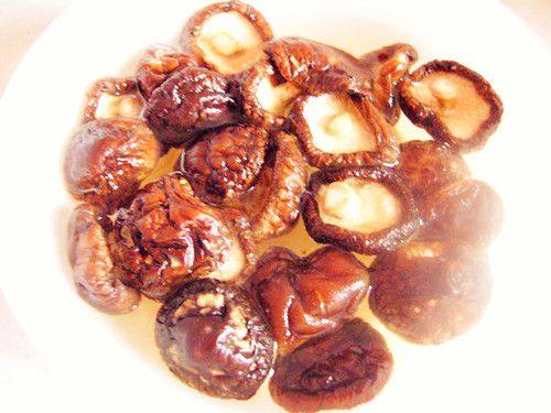 香菇木耳蛏干炖鸡步骤3