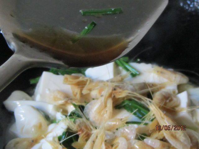 韭菜虾干烧豆腐步骤8