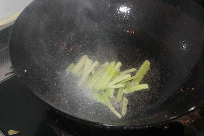 香菇肉丝步骤4