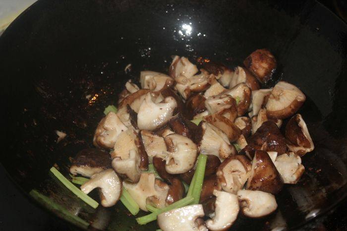 香菇肉丝步骤5