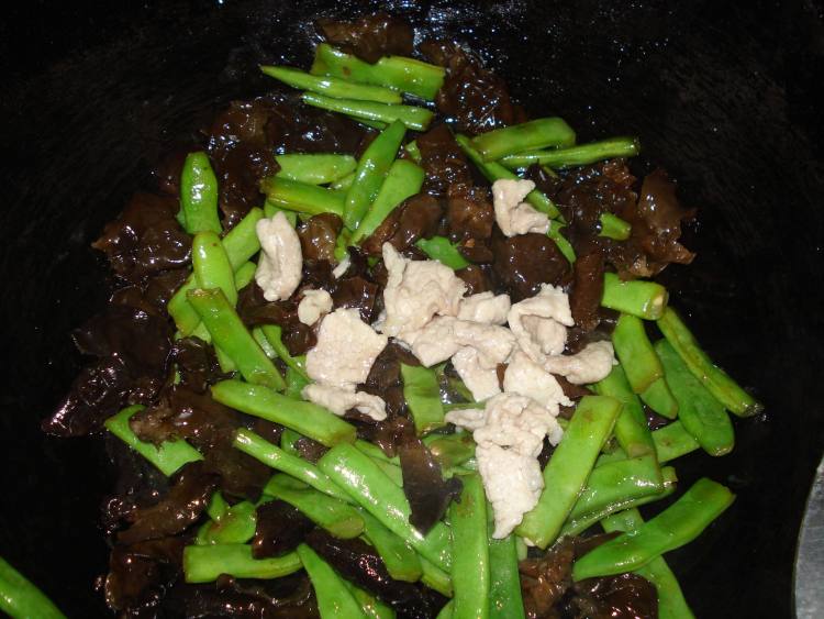 四季豆木耳炒肉步骤8