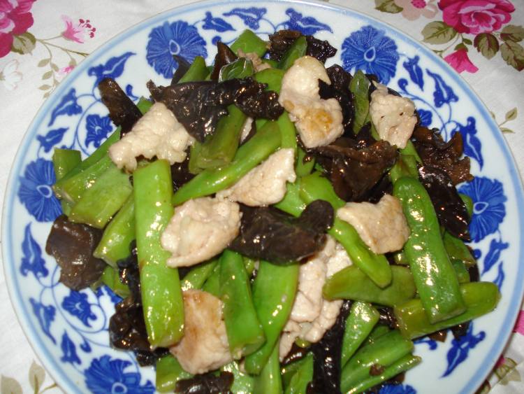 四季豆木耳炒肉步骤9