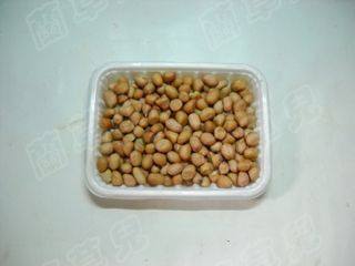 糖醋水嫩花生仁步骤1