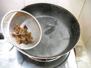 糖醋水嫩花生仁步骤12