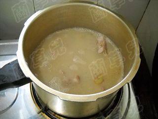 香菇炖排骨步骤3