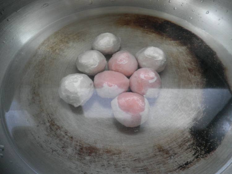 香菇蚕豆鱼丸汤步骤4