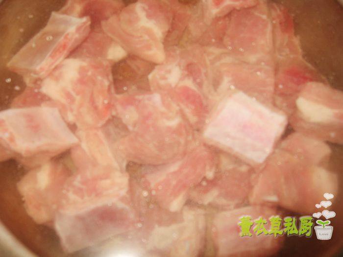 排骨白玉菇汤步骤2