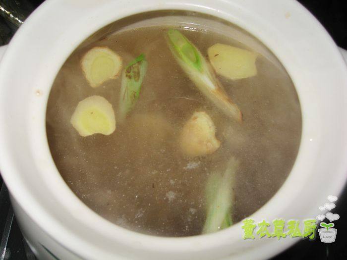 排骨白玉菇汤步骤8