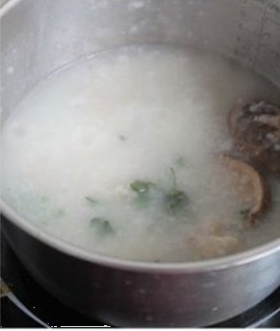 菜心香菇滑鸡粥步骤5