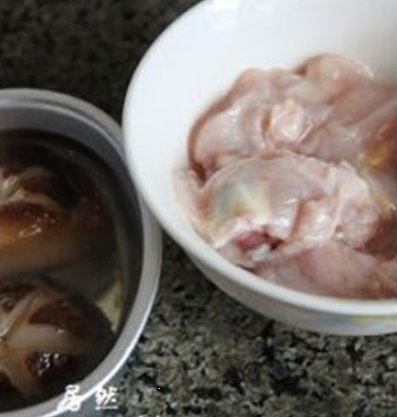 菜心香菇滑鸡粥步骤3
