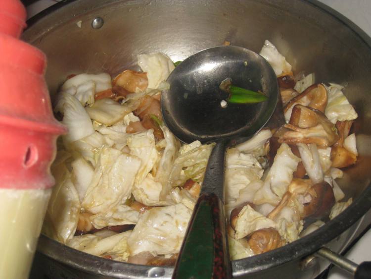 白菜香菇汤步骤5