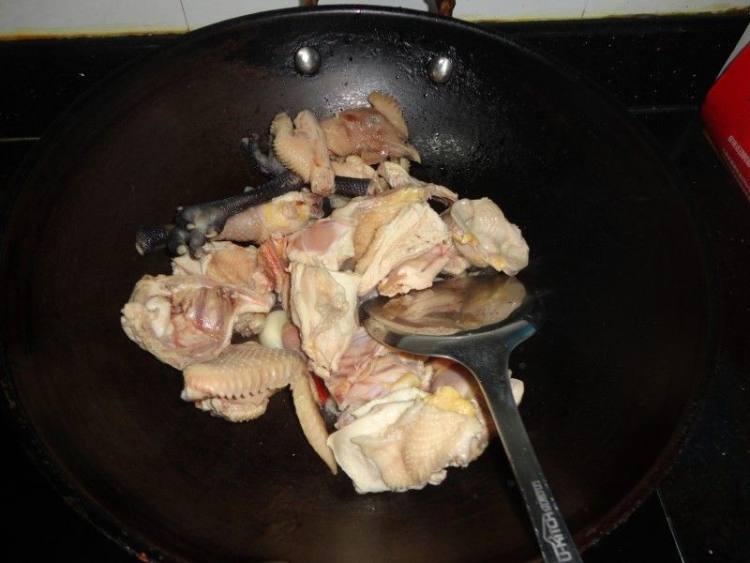 鸡肉烧香菇步骤4