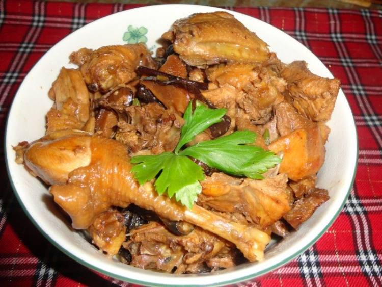 鸡肉烧香菇步骤8