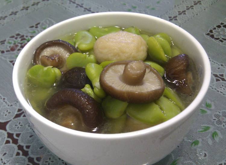 蚕豆香菇鱼丸汤步骤5