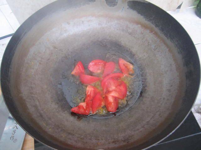 油菜香菇西红柿面片汤步骤6