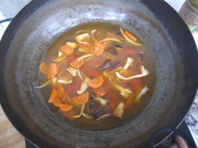 油菜香菇西红柿面片汤步骤10