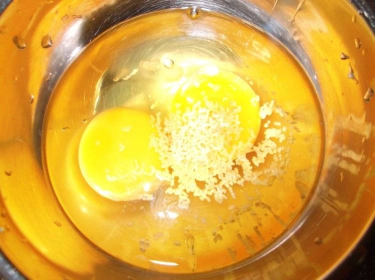 香菇炒鸡蛋步骤3