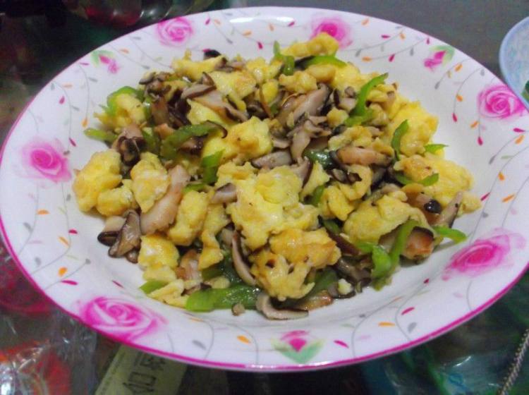 香菇炒鸡蛋步骤8
