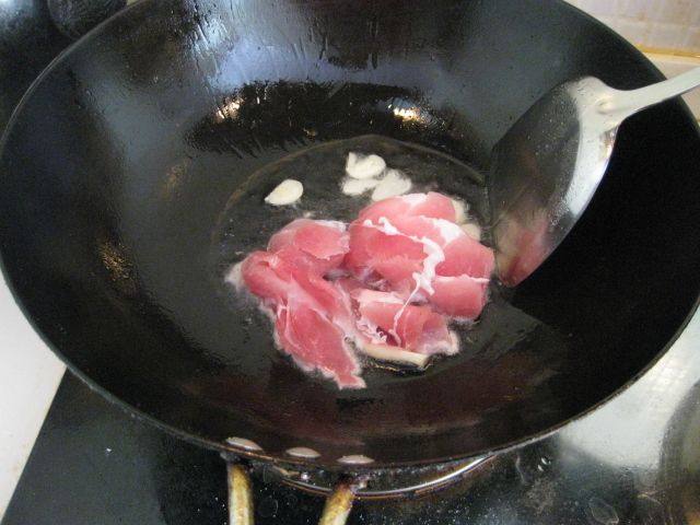 莴笋丝炒肉步骤4