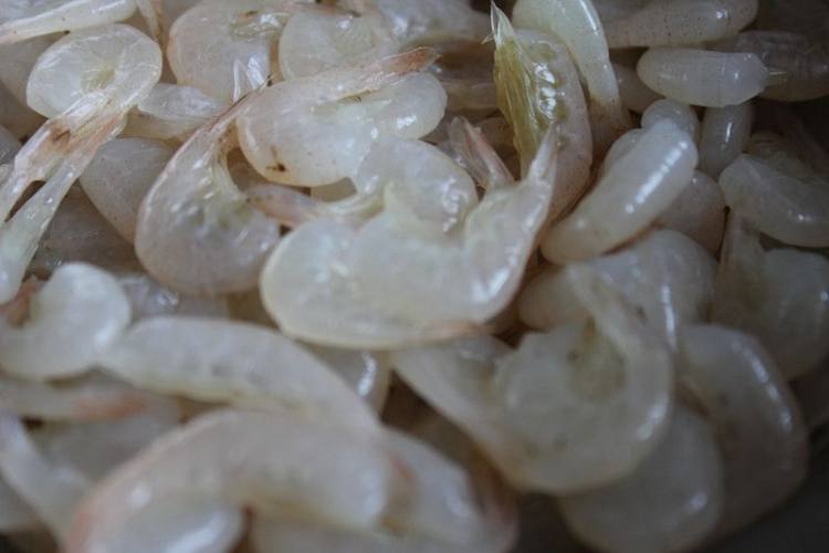 韭菜炒白米虾步骤1