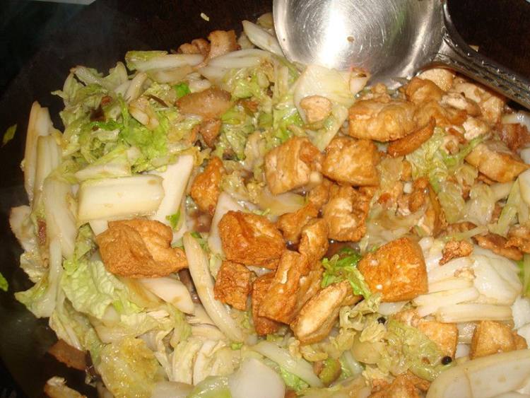 炸豆腐炖白菜步骤6