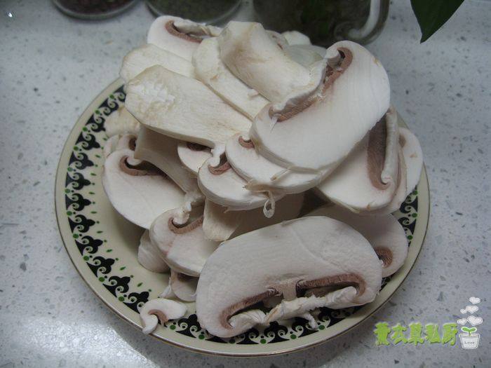 口蘑菠菜汆丸子步骤5