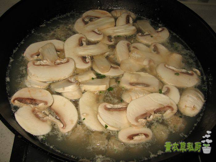 口蘑菠菜汆丸子步骤13