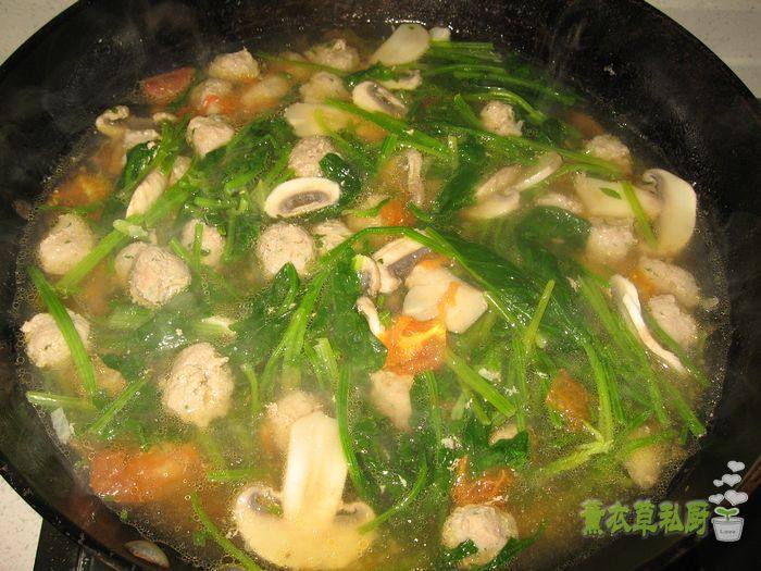 口蘑菠菜汆丸子步骤15