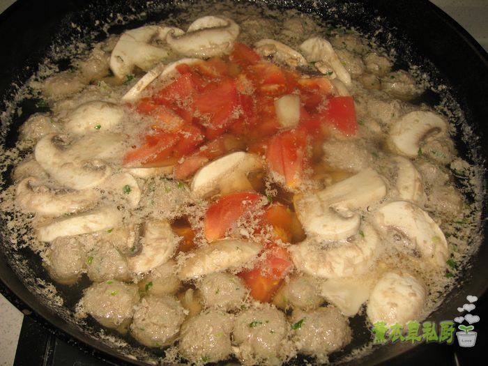 口蘑菠菜汆丸子步骤14