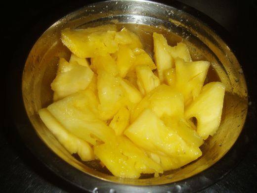 菠萝白菜炒肉步骤4