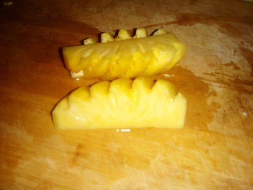 菠萝白菜炒肉步骤2